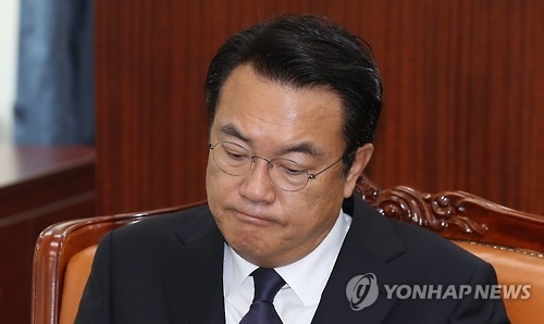 "靑이 쇄신조치 먼저 움직여야"…어찌 푸나 고민 빠진 새누리 - 1