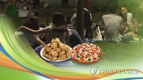 '정치불안, 치킨·피자집에 치명타[연합뉴스 자료사진]