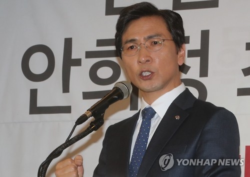 文과 차별화 안희정 "盧대통령, 제 편 들어주셨을 것"(종합) - 1