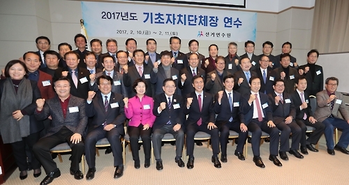 안희정 "지지율 상승은 제 철학이 국민으로부터 이해 얻기 때문" - 2