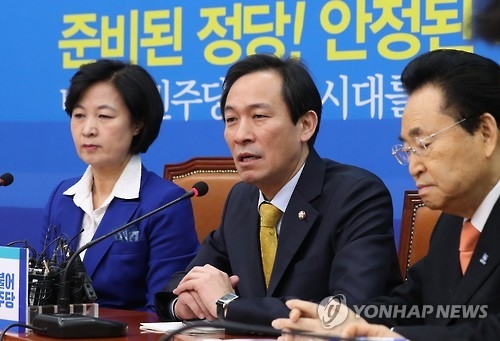 우상호 "黃권한대행이 특검 연장 않으면 법으로 통과시킬 것" - 1