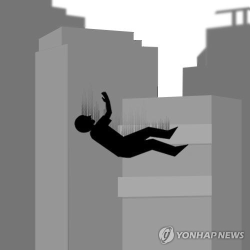 청주 도로 신설 공사장서 50대 근로자 추락사 - 1