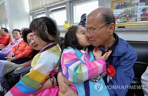 경로당 찾은 어린이들