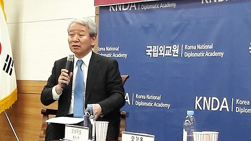 日학자 "부산 소녀상 가볍지않은 문제…韓정부 노력 보여야" - 1