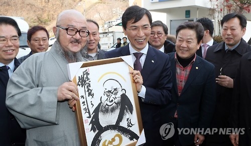 여야 대선주자 "조기대선 가시화됐다"…휴일 총력전 - 4