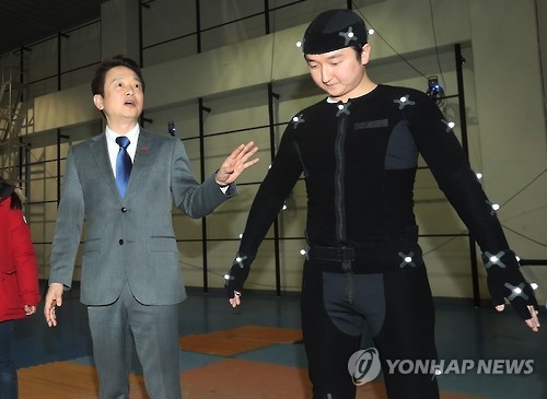 "차별화로 승부"…범여주자들, 공약 따라 '맞춤형' 현장행보 - 2