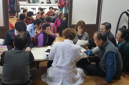 영동군 경로당 '전담 주치의' 확대…올해 66곳 운영 - 1