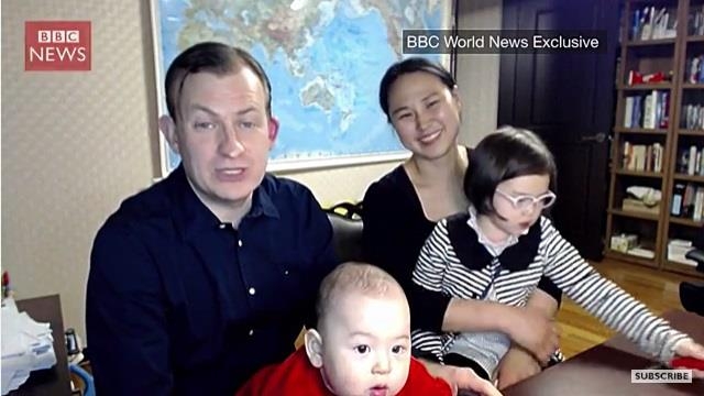 BBC 인터뷰서 당시 방송사고 설명하는 켈리 교수 가족