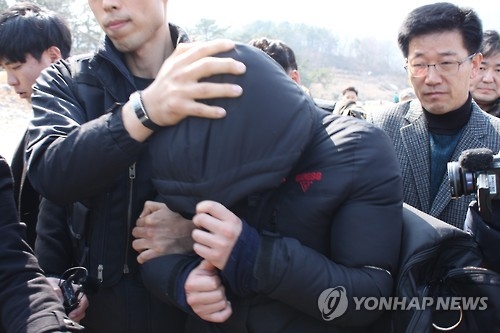 '2살 아들 살해·유기' 현장 검증