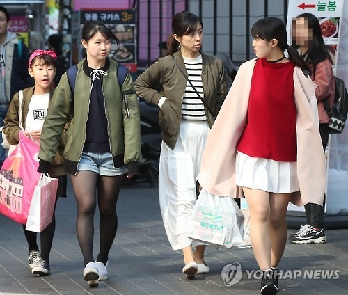 서울 명동 방문한 일본인 관광객