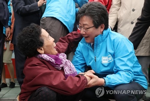 유승민 "文·安은 위험한 지도자…보수표 얻으려 말바꿔" - 1