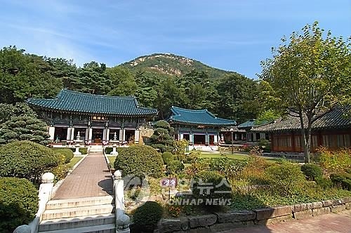 진관사 전경