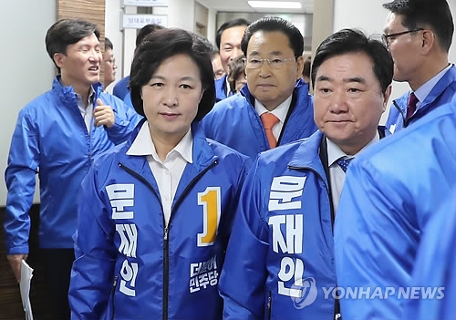 秋 "安, 벽보서 당명 지워…보수세력 표 구걸하겠다는 것"(종합) - 1
