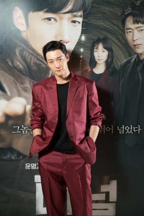 '터널' 최진혁