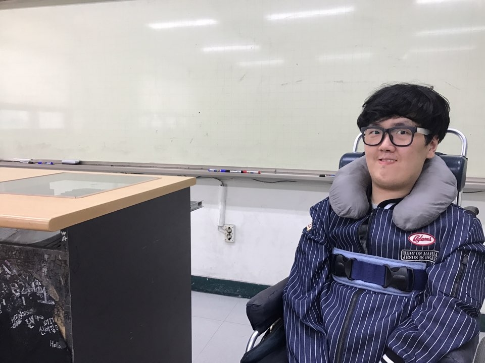 '지체장애 1급' 서울 덕수중 박성욱 교사