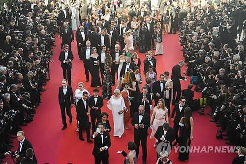 제70회 칸 영화제 개막작 상영회