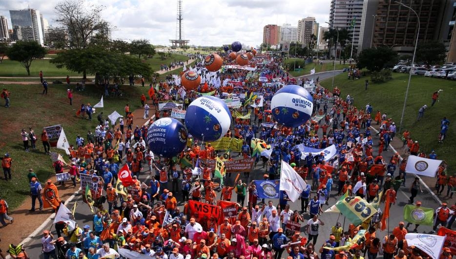 수도 브라질리아에서 벌어진 '테메르 퇴진' 촉구 시위
