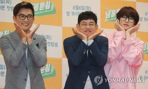 (왼쪽부터) 안재욱, 이경규, 김희철