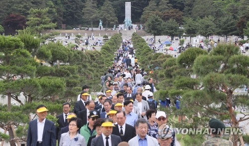 반가운 빗방울 속 전국 산·바다·유원지 행락객 발길 - 3