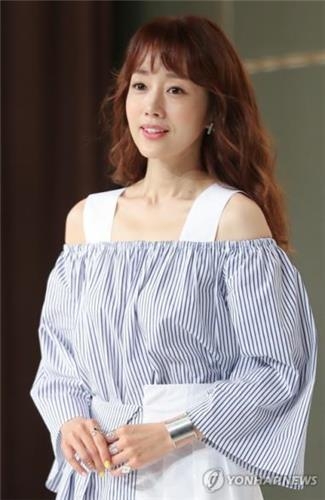 윤손하 측 "아들 학교폭력 보도, 사실과 상당히 달라 유감" - 1