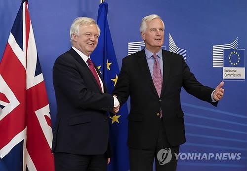 영국과 EU 집행위원회 브렉시트 협상 대표