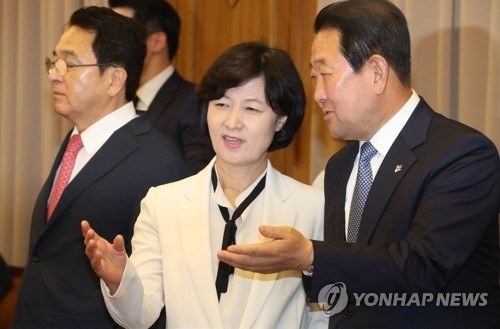 추미애-박주선 장외충돌…"조직적 개입" vs "檢에 가이드라인" - 1
