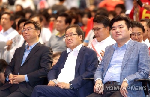 한국당, 20석 바른정당에 처음으로 밀리며 최저치 - 2