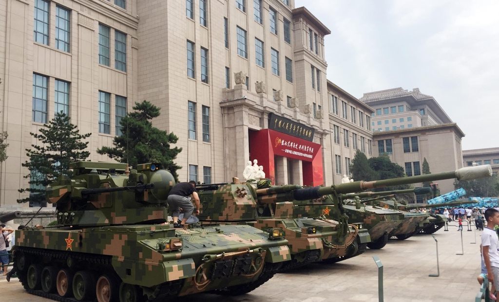 중국 건군 90주년 기념 전시회에 전시된 전차들. 