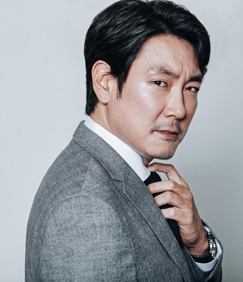 배우 조진웅
