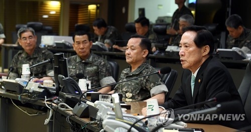 지난달 17일 합참 방문한 송영무 국방장관