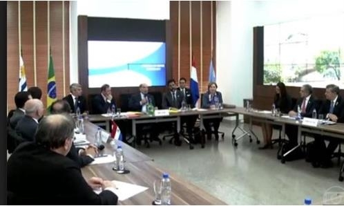 메르코수르는 지난 5일(현지시간) 브라질 상파울루 시에서 외교장관 회담을 열어 베네수엘라의 회원 자격을 정지했다. [브라질 일간지 조르나우 두 브라지우]