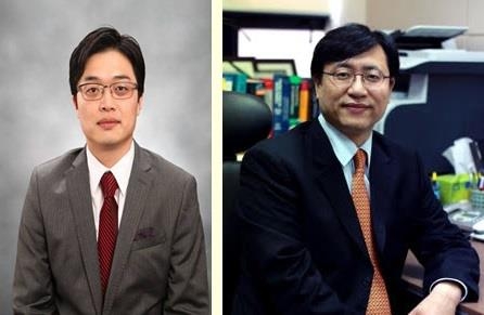 왼쪽부터 심우영·문주호 교수