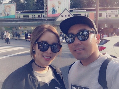 햇수로 5년 연애 끝에 결혼한 채리나-박용근 부부