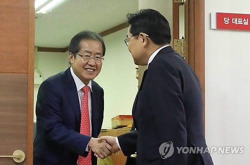 전병헌 "국회가 보이콧 풀어야"…홍준표 "아직 때가 아니다"(종합) - 1