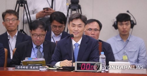 미소 짓는 박성진 후보자