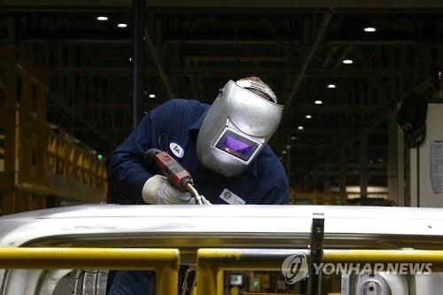 미국 미시간 주의 자동차공장 조업 모습