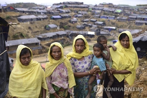 방글라데시 난민촌의 여성들과 아이들[epa=연합뉴스 자료사진]