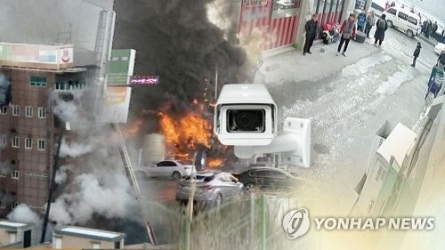 "제천 참사 초기 대응력 부족" 인정…고개 떨군 소방당국 - 3
