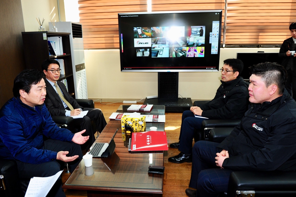 홍종학 장관, 인천 중소기업 찾아 일자리안정자금 홍보
