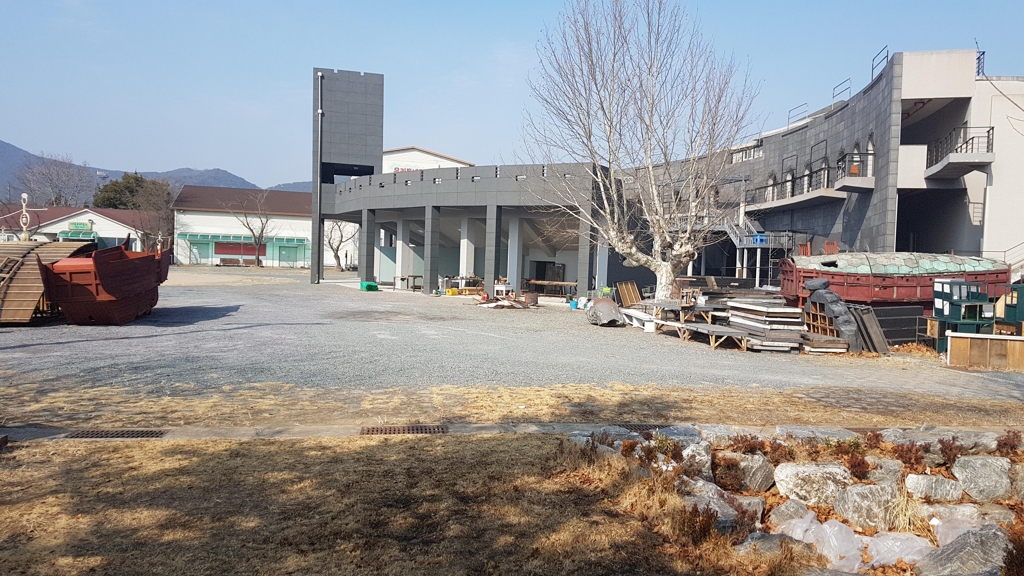 성추행 파문, 폐쇄 위기에 놓인 밀양연극촌 