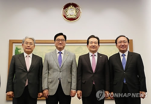 정의장 "의원 해외출장 논란…특권내려놓기법 조속 처리해야" - 1