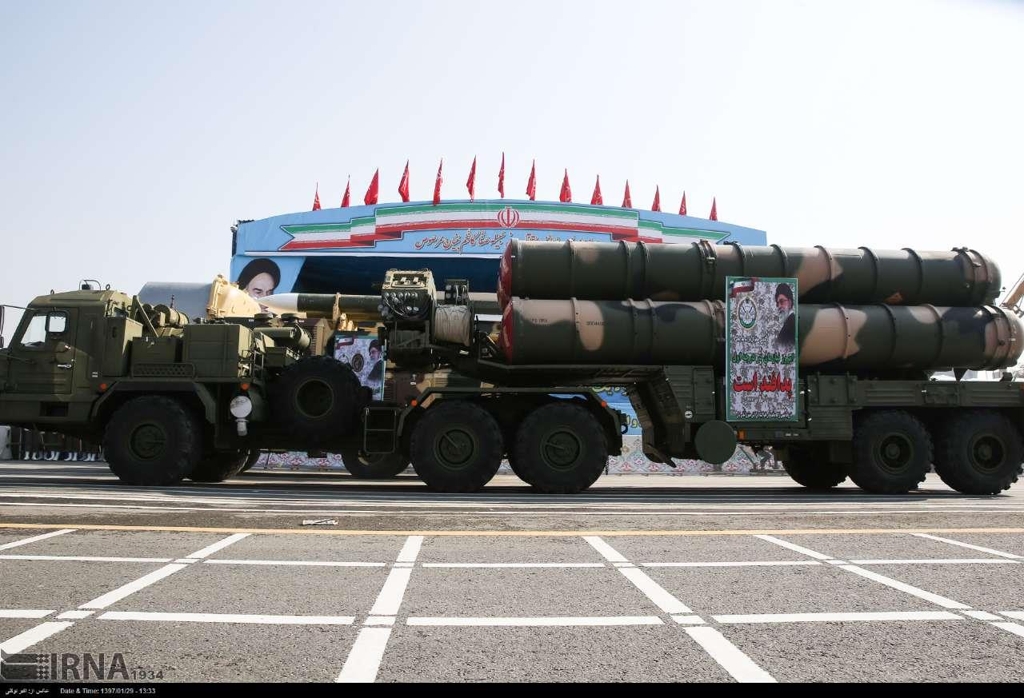 이란 국방의 날 열병식에서 등장한 미사일방어시스템[IRNA통신]