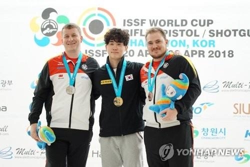 김준홍, 남자 25m 속사권총 세계신기록으로 월드컵 우승