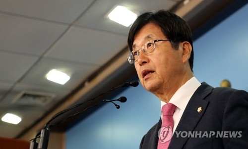 강길부, 한국당 탈당 선언…"국민에 사랑받는 정당 되길" - 1