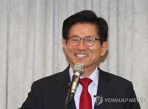 활짝 웃는 김문수 후보