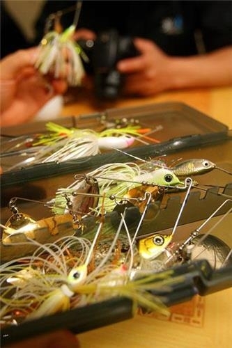 물고기 모양을 한 인조미끼 '스피너 베이트' (성연재)
