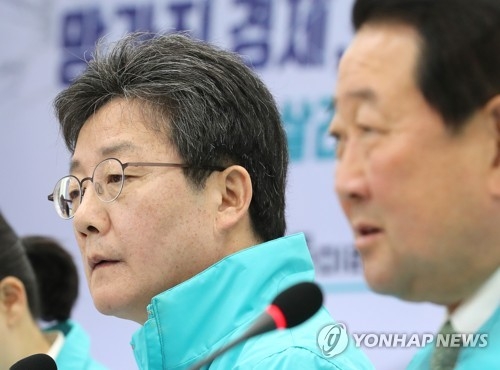 발언하는 박주선과 생각에 잠긴 유승민