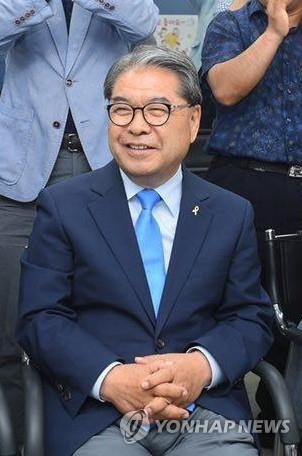 활짝 웃는 이재정 후보