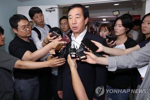 '길 잃은 보수' 한국당…지도부·시도당위원장 사퇴 쓰나미(종합) - 3