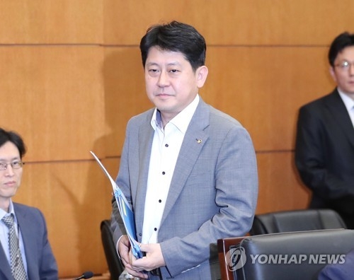 제재심의위원회 입장하는 유광열
